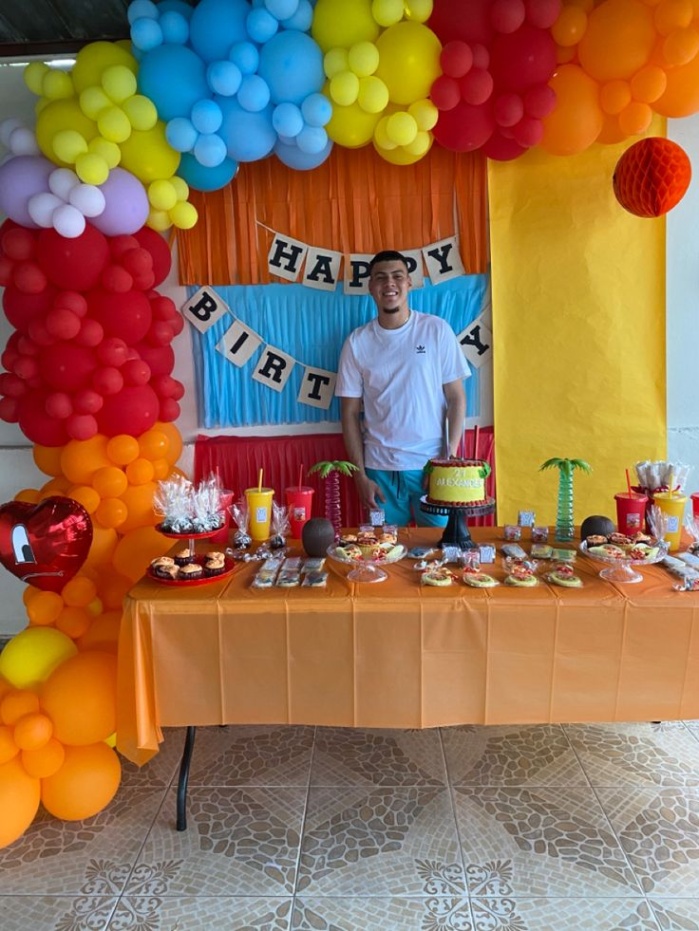 bad bunny birthday decorations ideas Niche Utama 1 Un verano sin ti - Creado por Alexander ARV  Fiesta, Cumpleaños