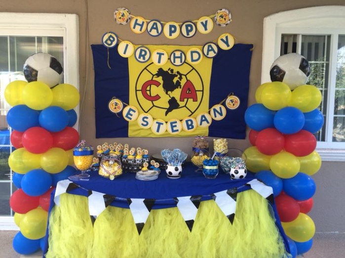 Niche Utama 2 America Themed Soccer Birthday Candy Table