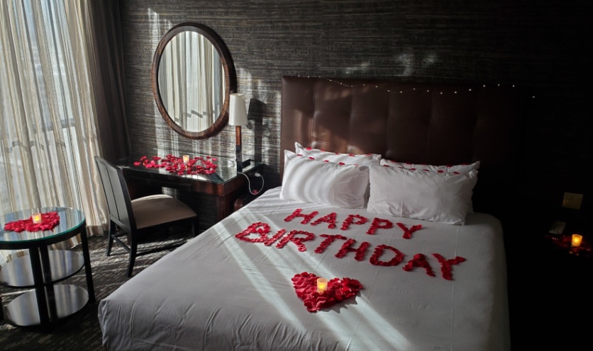 decorate hotel room for birthday Niche Utama 2 Birthday Hotel Room Decoration Service  Uberoom