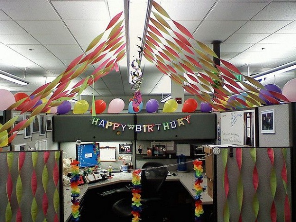 cubicle decorations for birthday Niche Utama 2 Cubicle decoration by john nall, via Flickr  Cubicle birthday