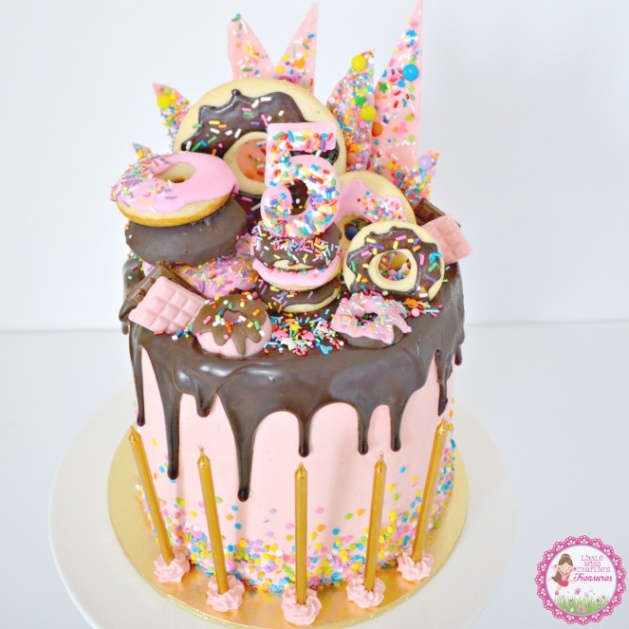 Niche Utama 2 Donut Themed Birthday Cake – Little Miss Charlie